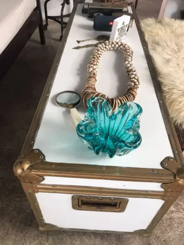 Bau antigo  para mesa  de centro