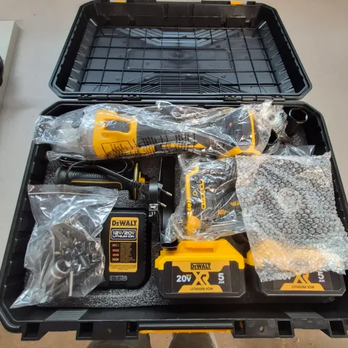 Kit Dewalt parafusadeira e lixadeira