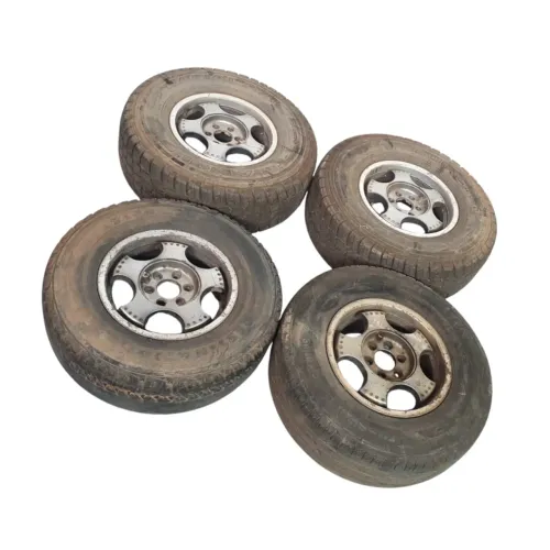 Jogo De Roda Dodge Dakota 2000 Pneus Ruim 