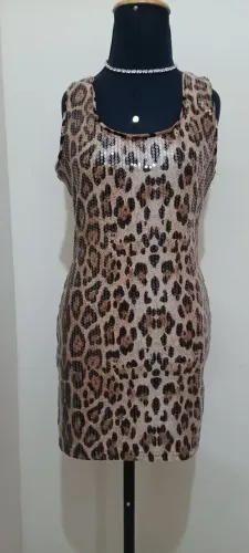 Vestido Forever 21, tamanho P, animal print com paetês.