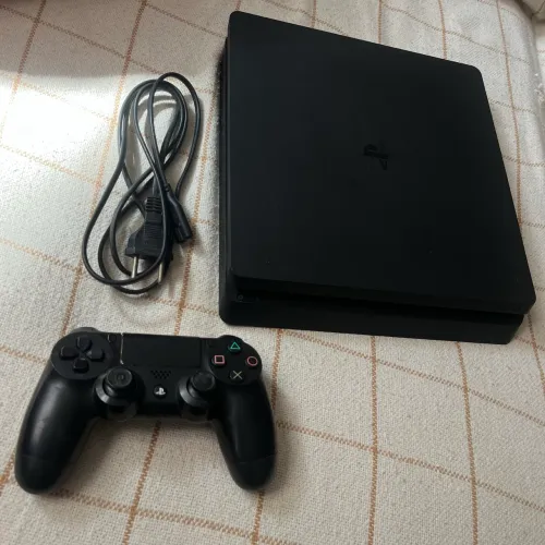 PlayStation 4 slim - liga e desliga