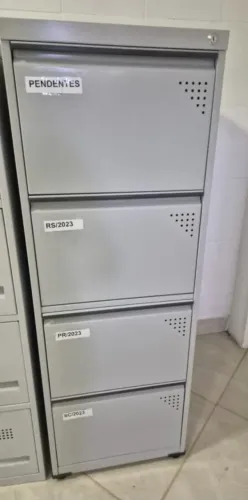 Arquivo de aço 4 gavetas