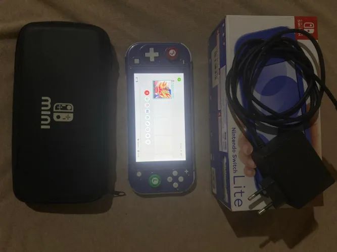 Nintendo Switch Lite + 6 jogos originais