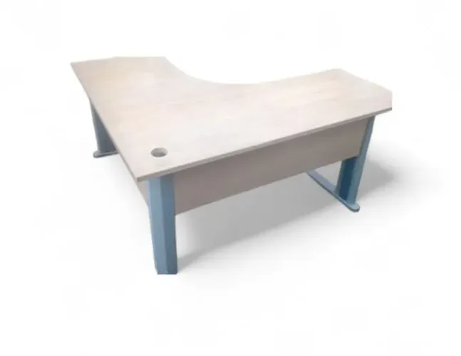 Mesa de escritório em L 1,40cm x 1,60cm seminova