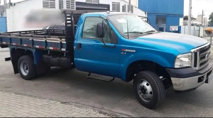 F4000 carroceria  ano 2015<br>Caminhão muito conservado