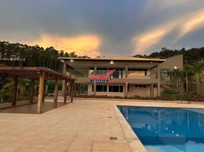 Lote em condomínio Alameda Boulevard