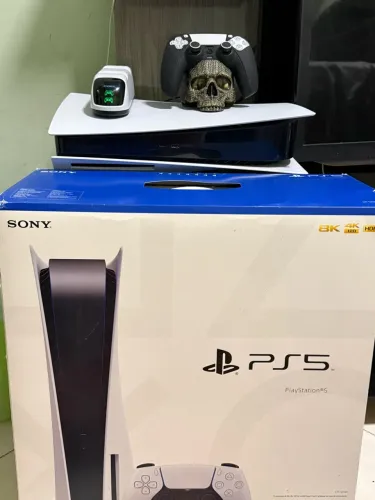 PlayStation 5 com leitor + acessórios.