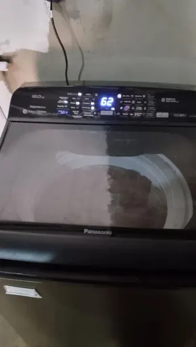 Máquina de Lavar Roupa Linha Premium Panasonic preta