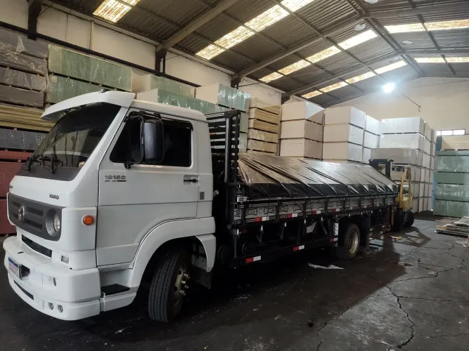 Frete carreto caminhão 6MT