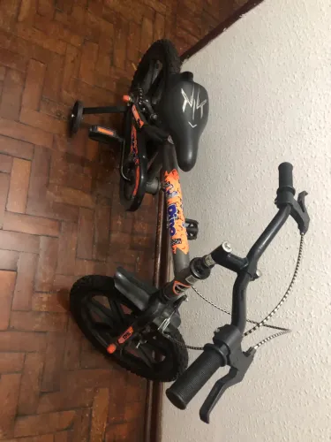 Bicicleta infantil Dino aro 16 semi nova