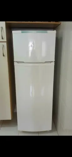 Vendo ou troco Geladeira Consul