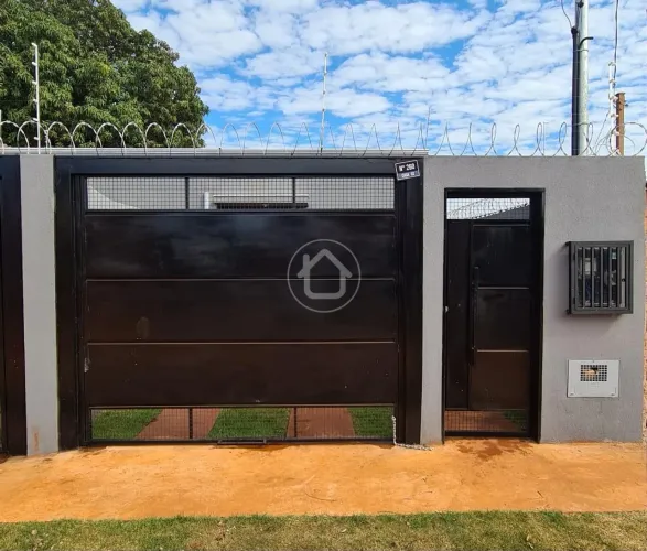 CASA COM 2 DORMITÓRIOS NO JARDIM CARIOCA