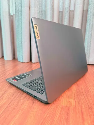 Notebook Lenovo Intel Core i3 11th 8Gb 256SSD 15.6" FullHD Windows 11
