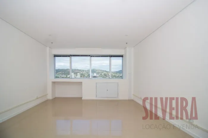 Sala Comercial com 35 m² de Área Privativa no Bairro Central Parque