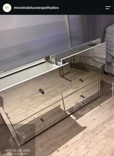 Cômoda espelhada