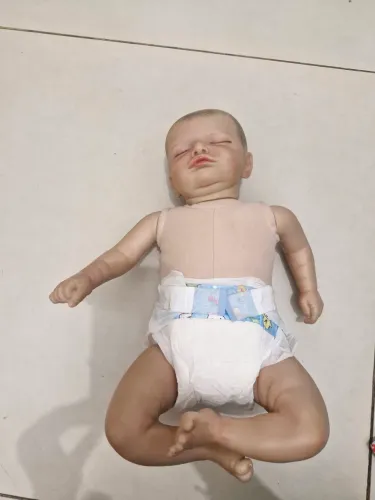 Bebê Reborn + Kit Completo de Roupinhas e Acessórios