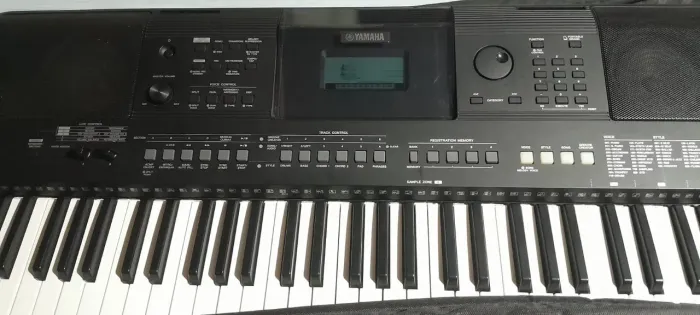 Teclado yamaha 61 tecla