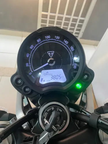 VENDO SPEED TWIN 900 TRIUMPH 2023 ÚNICO DONO