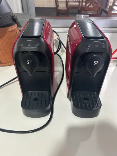 Cafeteira elétrica 220 reias cada 