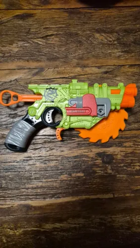 Pistola Nerf Zombie Strike Crosscut + 03 Balas Originais
