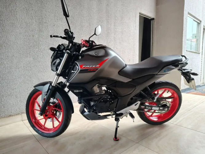 Yamaha FZ15 Connected 2025 - Único dono - Revisões feitas na Yamaha