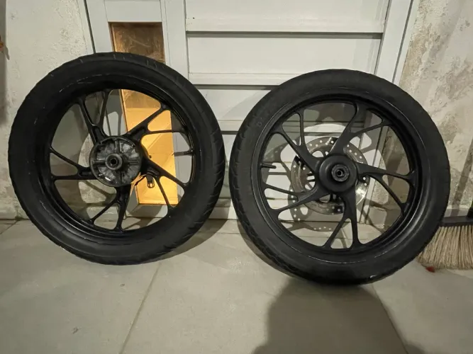 Jogo de rodas Titan 160