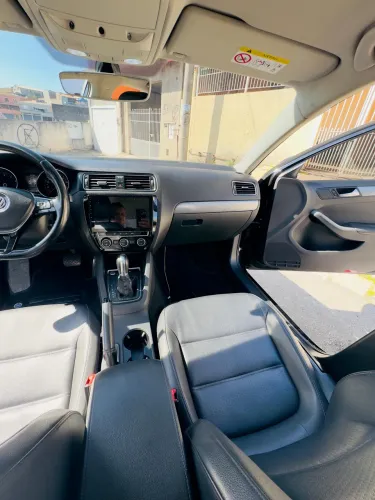 Volkswagen Jetta Comfortline 1.4 TSI 16V 4P Aut. 2018