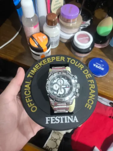 Relógio festina nunca usado