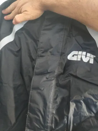 CAPA DE CHUVA GIVI NYLON GOLA ALTA COM FORRO - PRETO TAM - M