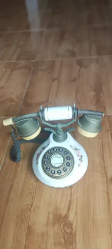 Telefone antigo