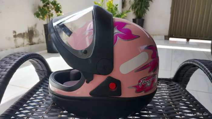 San Marino: capacete automático.
