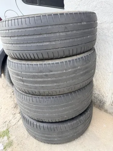 Pneus Pirelli Scorpion 235/45 R19