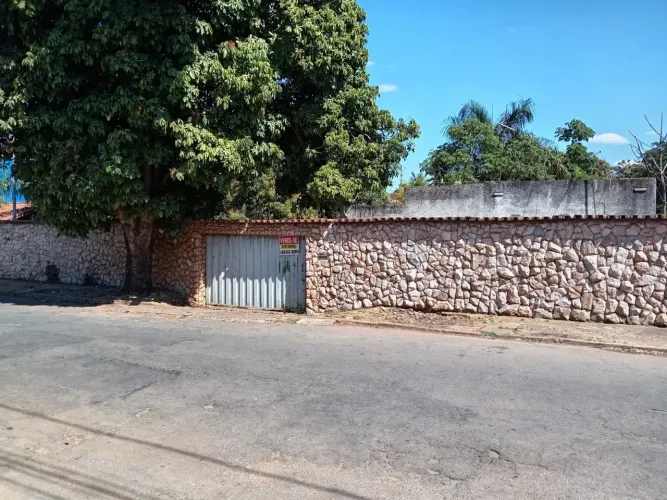 Terreno com 1.800 m² próximo ao Bretas T-2, Vila Santa Efigênia, Goiânia valor de oportun