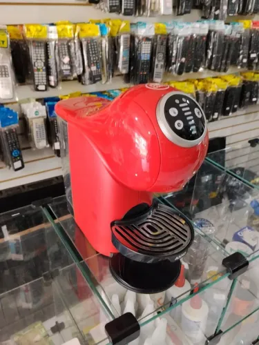 CAFETEIRA DE CAPSULA DOLCE GUSTO GENIO S PLUS 127v- USADO