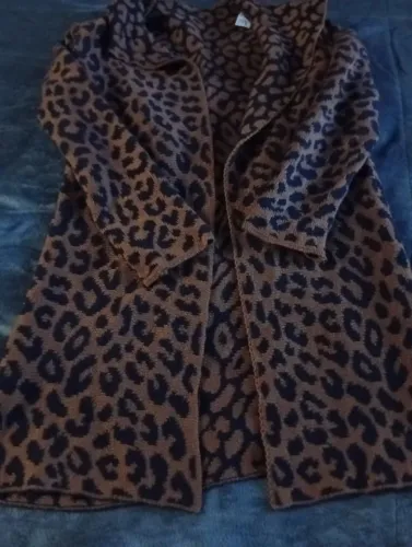 Vendo casaquinho onça novo Tam M veste até o G