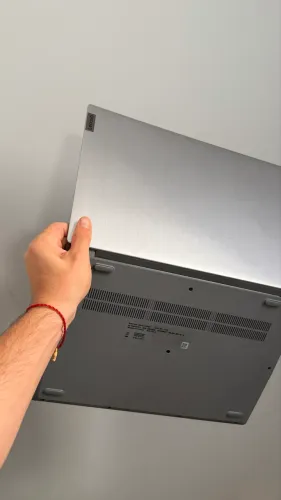 Notebook Lenovo IdeaPad 3i - SSD 128GB / 4GB RAM - Estado de Novo!