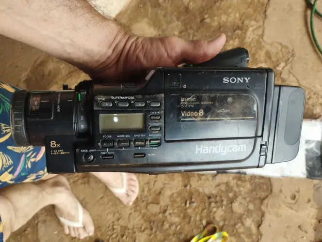 Vendo 2 câmeras de filmagens anos 80e90 não testadas para colecionadores ou restauração