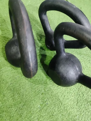 3 kettlebell ferro fundido 8, 6 e 4 kgs