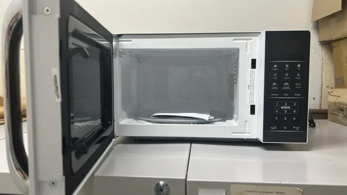Vendo microondas Britânia