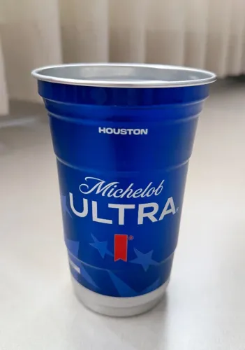 Copo oficial Copa do Mundo FIFA 2026 - jogo Brasil x Japão em Houston.