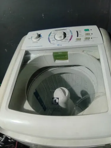 Eletrolux 08 kg 220V