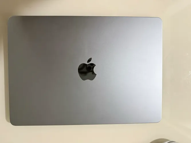 MacBook Air M2 256GB - Excelente estado