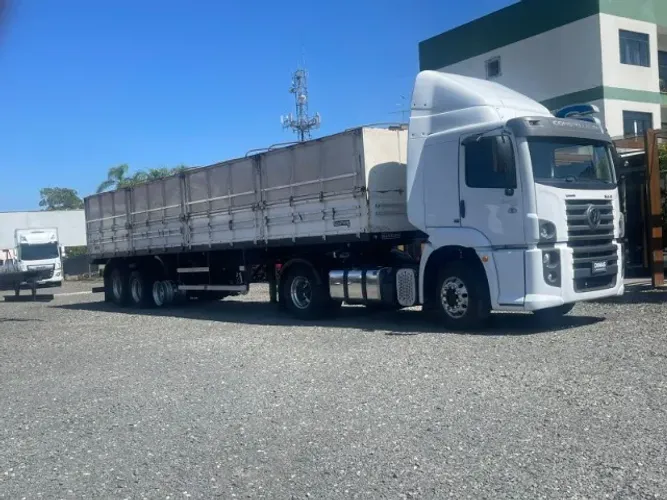 CONJUNTO VW 19.420 2022 + CARRETA GRANELEIRO 2012