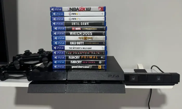 PlayStation 4 - PS4