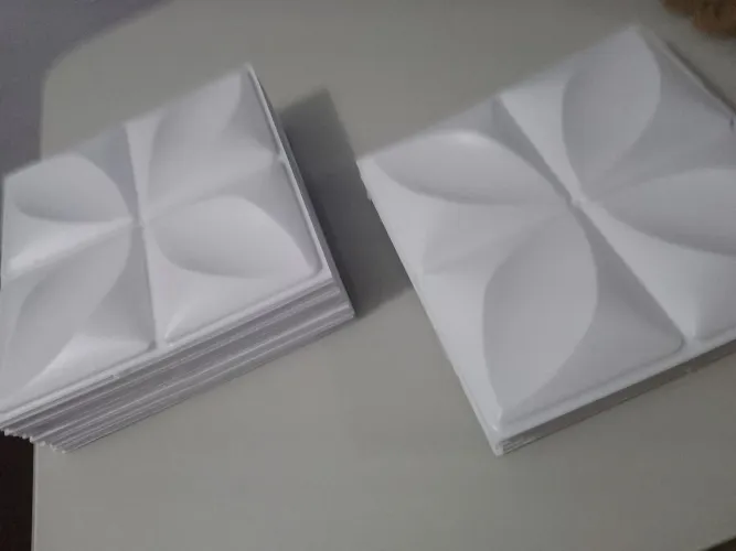 95 Petalas de PVC cor Branca
