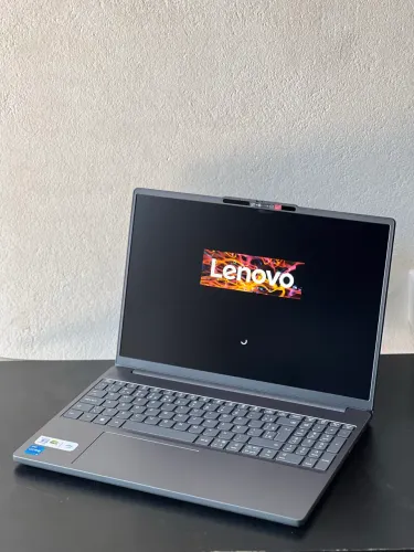 Notebook Lenovo i5-13420H
