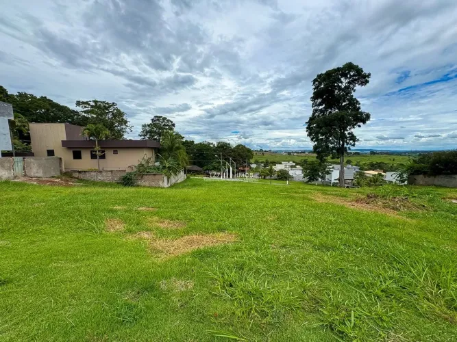 LOTE EM OPORTUNIDADE CONDOMÍNIO VALE VERDE