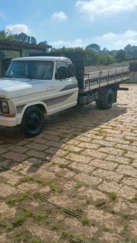 Vendo F4000 Ano 1977 Motor MWM 229 Revisado