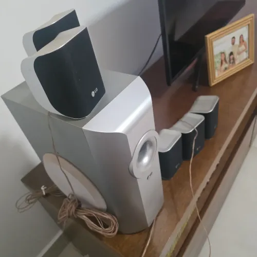 Caixas de som LG funcionando