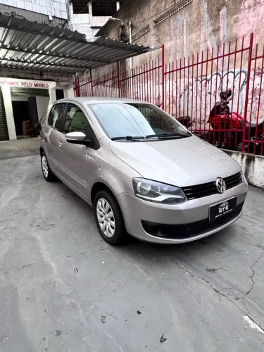 Volkswagen Fox 1.0 MI Total Flex 8V 5P 2014